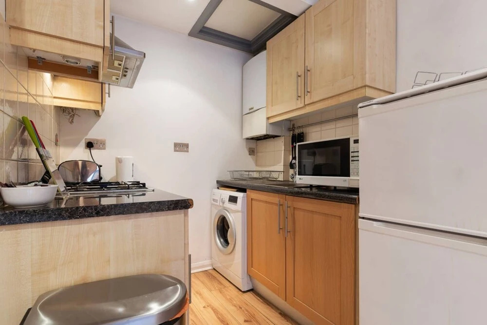 Comfortable 2 Bedroom Flat With Good Transport