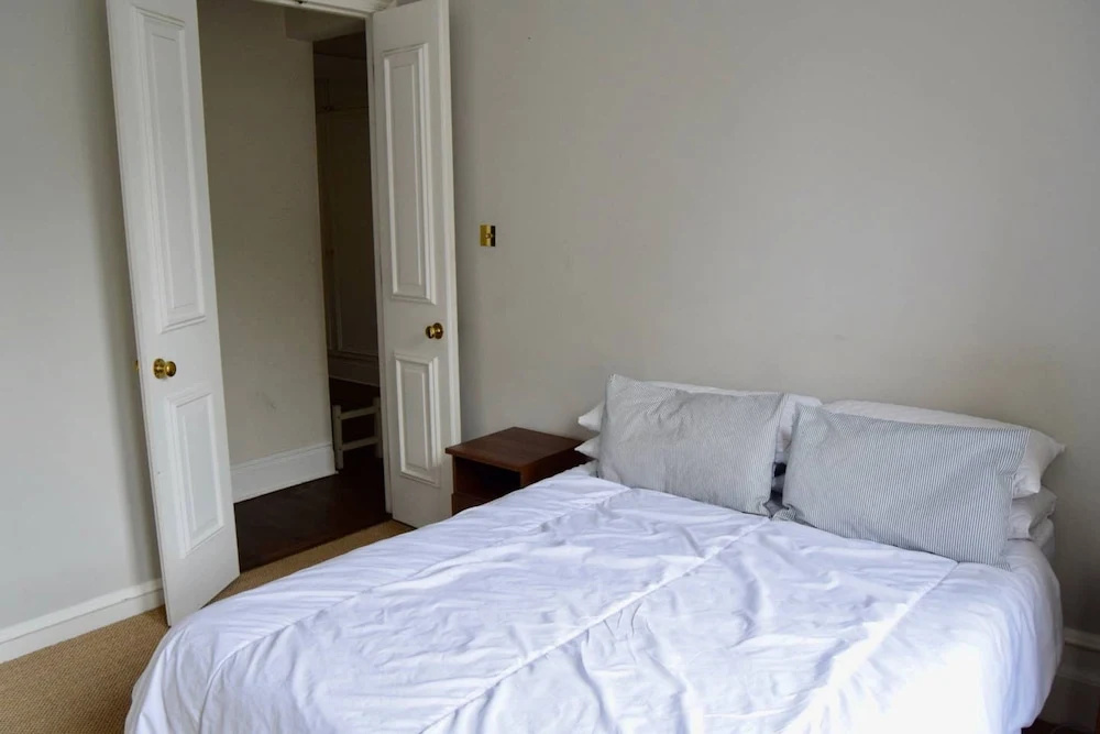 Elegant 2 Bedroom Chelsea Flat With Roof Terrace