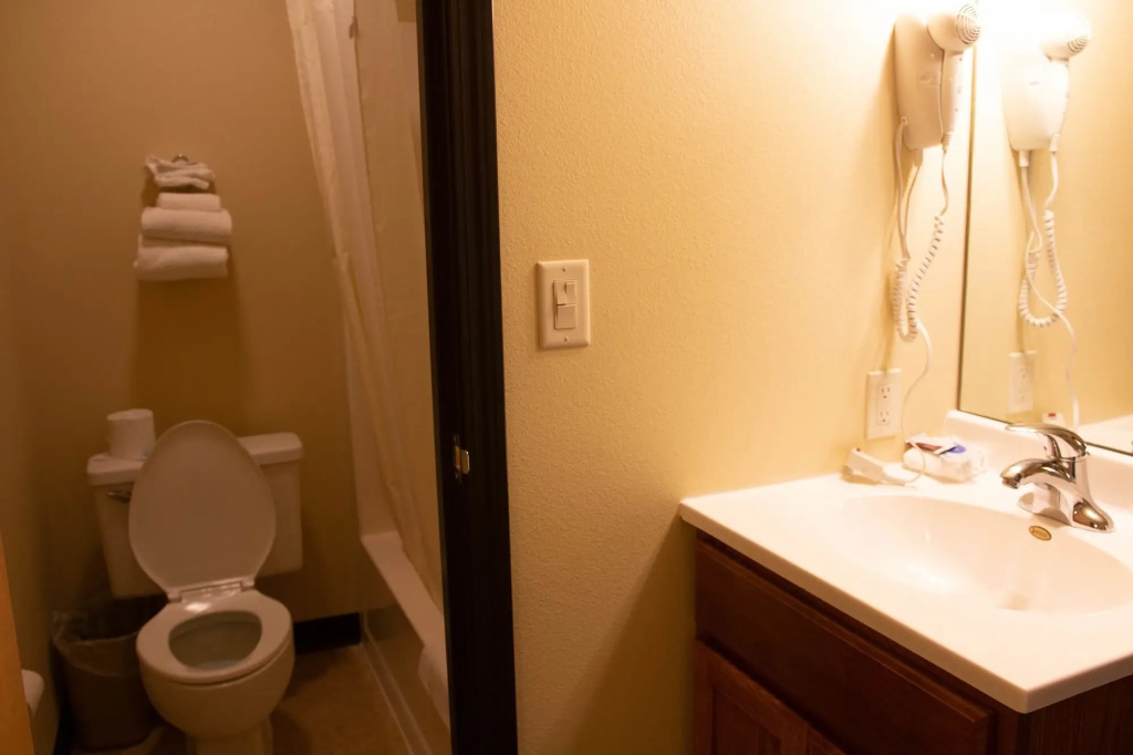 East Grand Inn Grand Forks ND I 29