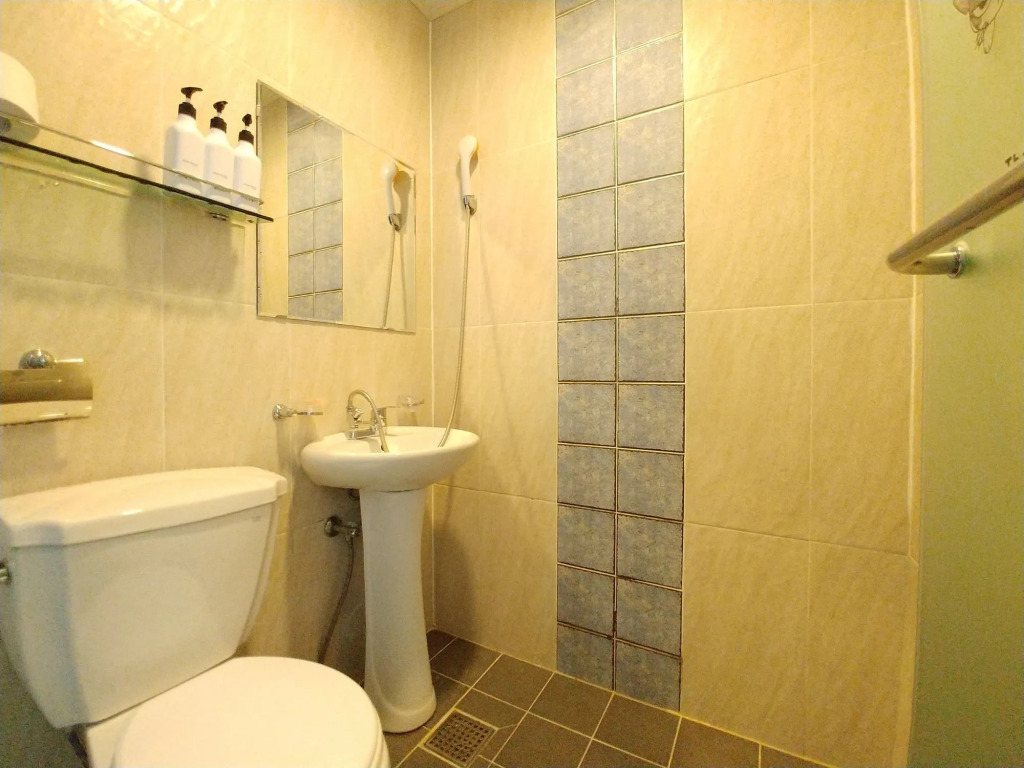 Road Myeongdong Guesthouse