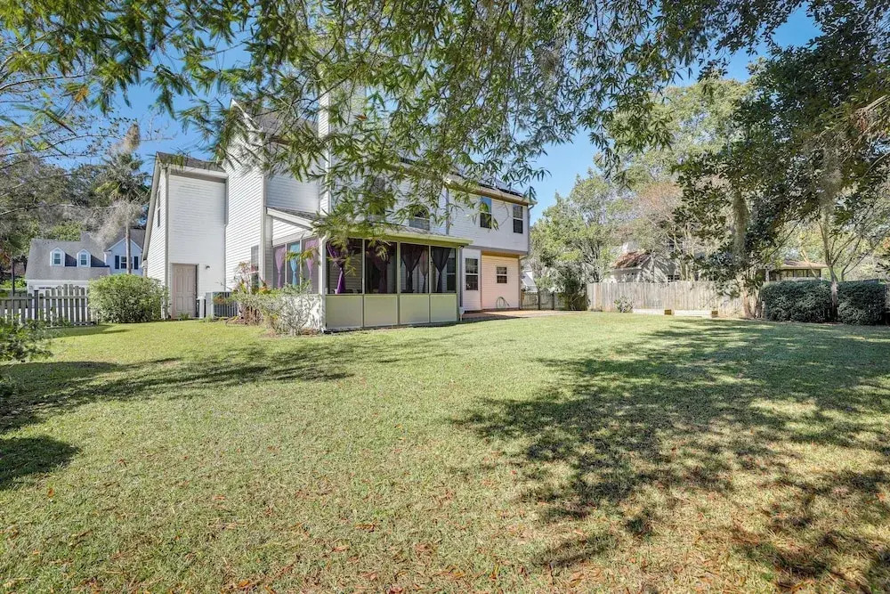 North Charleston Home Near Shopping & Dining!