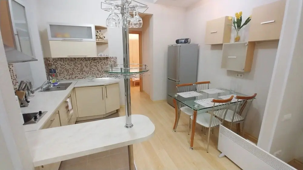 Deluxe 2 Bedroom Apartment Near Kreschatyk - 4001