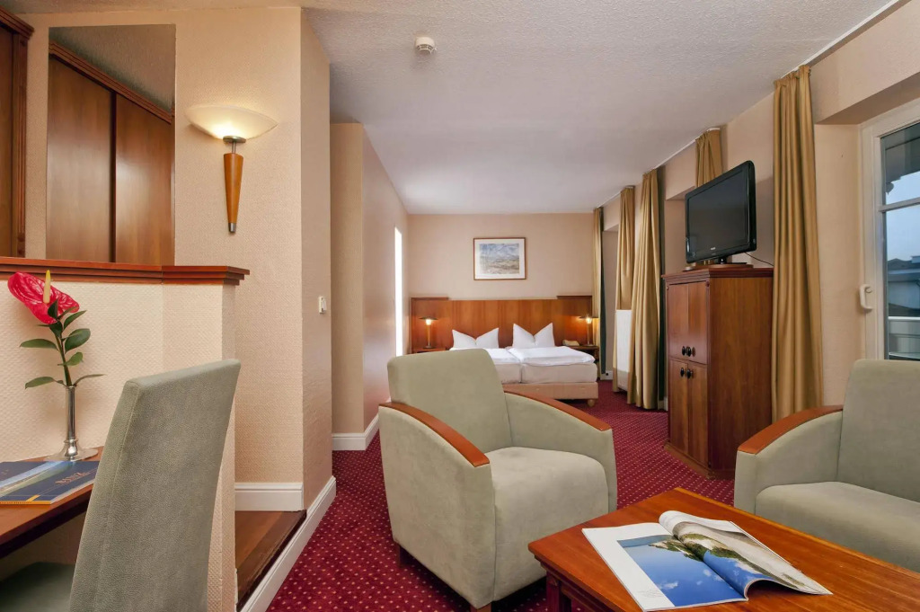 LOEV - VELA Hotels