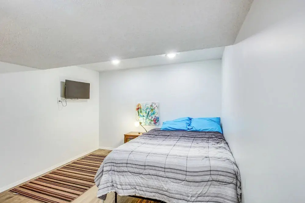 Shawnee Vacation Rental ~ 11 Mi to Kansas City!