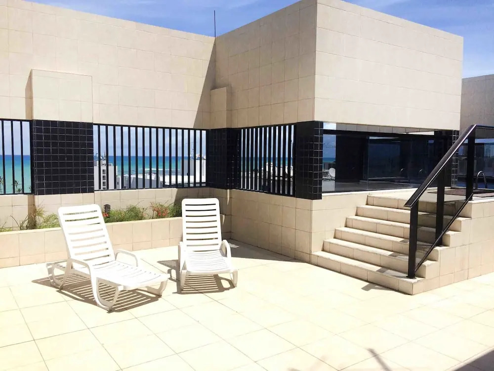 Apartartamento 2qtos novo e completo a 250 mts do mar