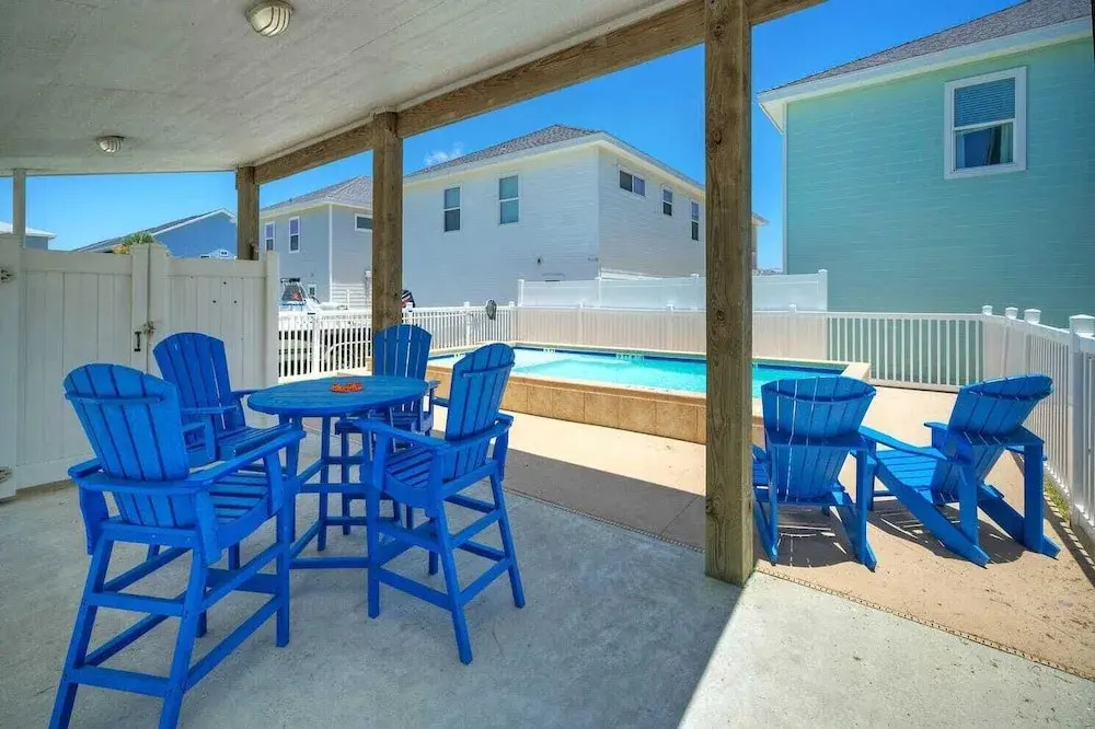 Reel Life Dreams by Avantstay Pool + Near Beach!
