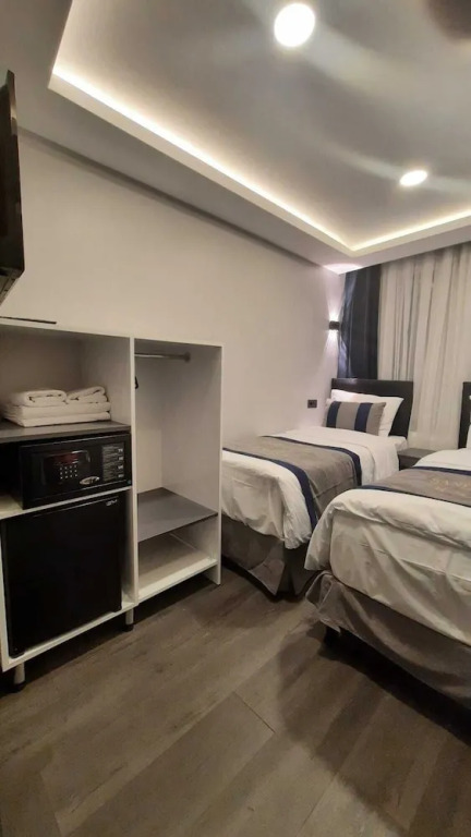SAND DOOR HOTEL