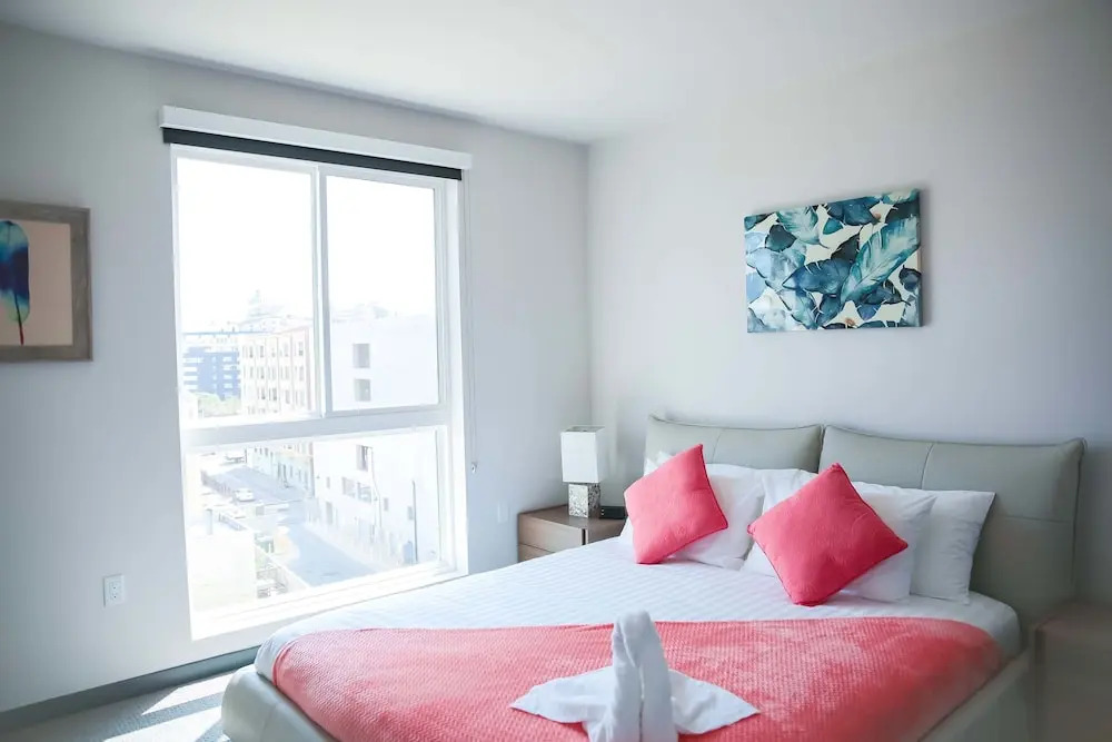 Fully Furnished Suites near Little Tokyo