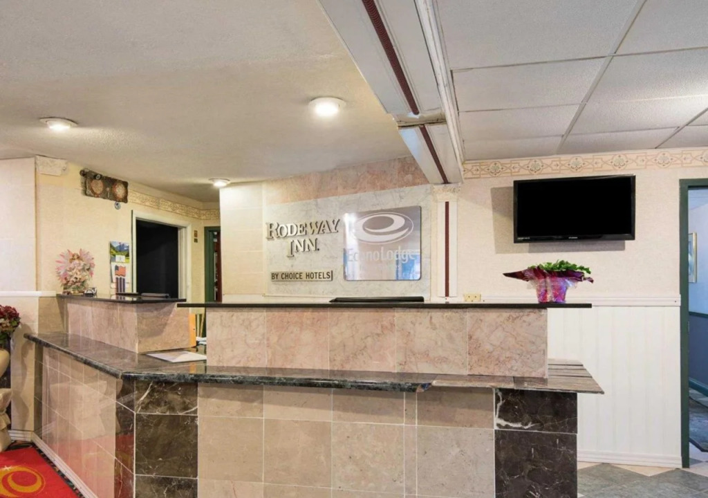 Super 6 Inn and Suites