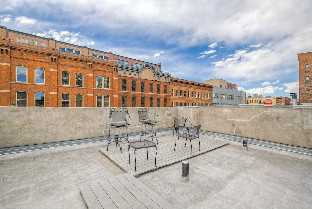 Union Station Loft Downtown Sleeps 10