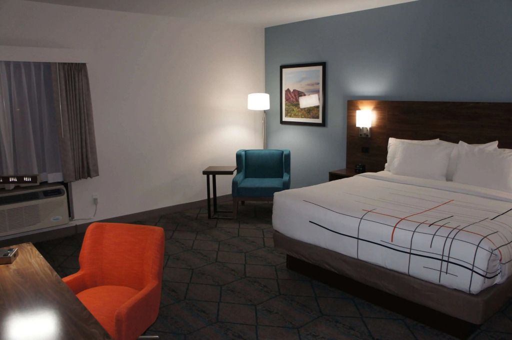 La Quinta Inn & Suites by Wyndham Littleton-Red Rocks
