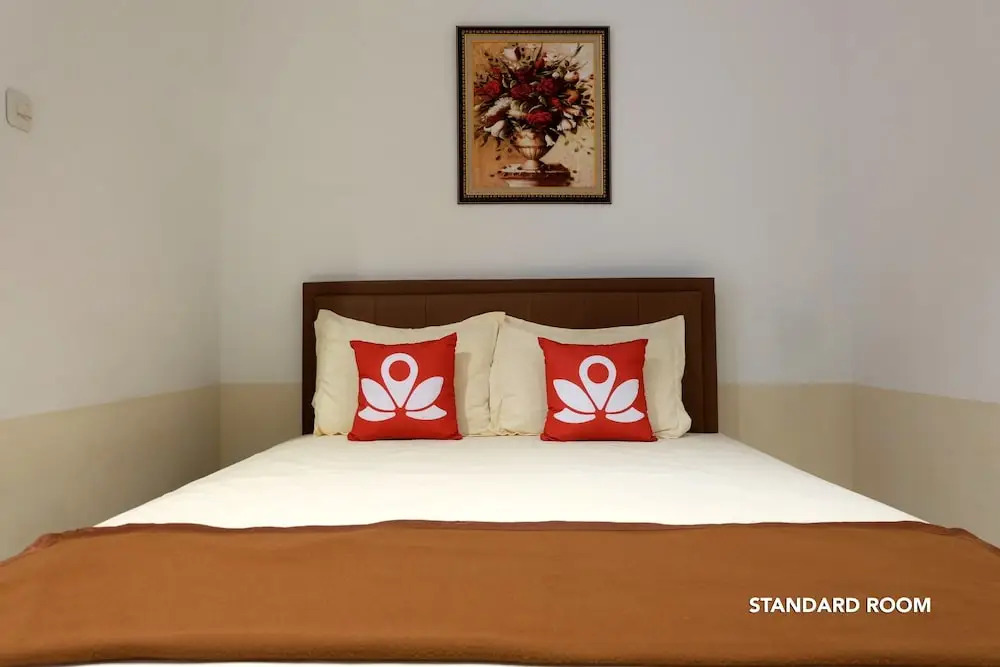 ZEN Rooms Near Alun-Alun