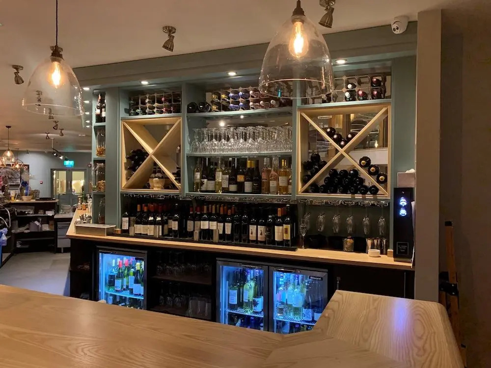 The Potters Heron - A Heartwood Inn
