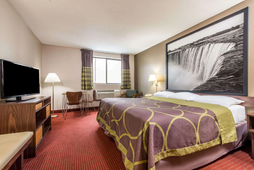 Super 8 by Wyndham Niagara Falls