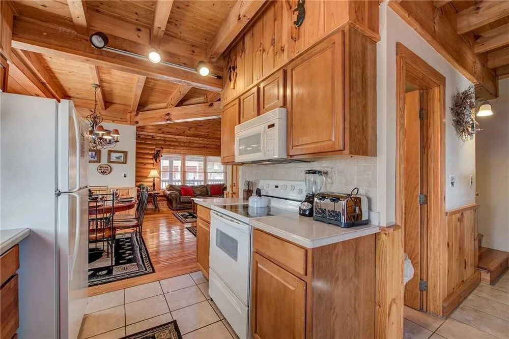 Another Day Inn Bearadise 2 Bedroom Home with Hot Tub