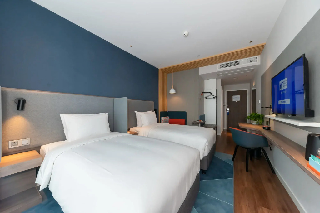 Holiday Inn Express Shanghai Tangzhen by IHG