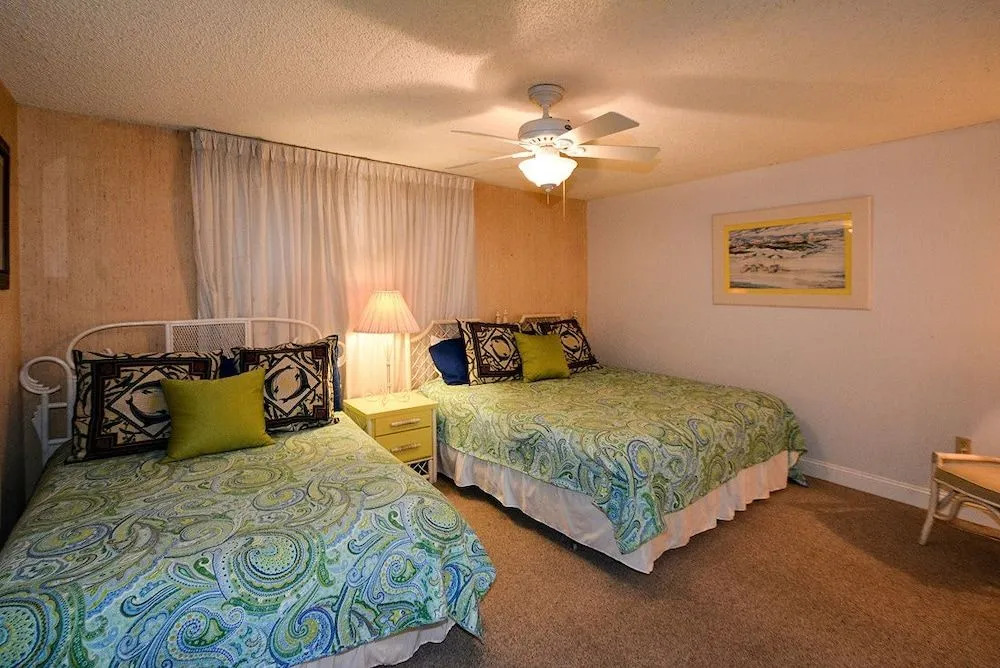 Shoreline 3044 Condo by RedAwning