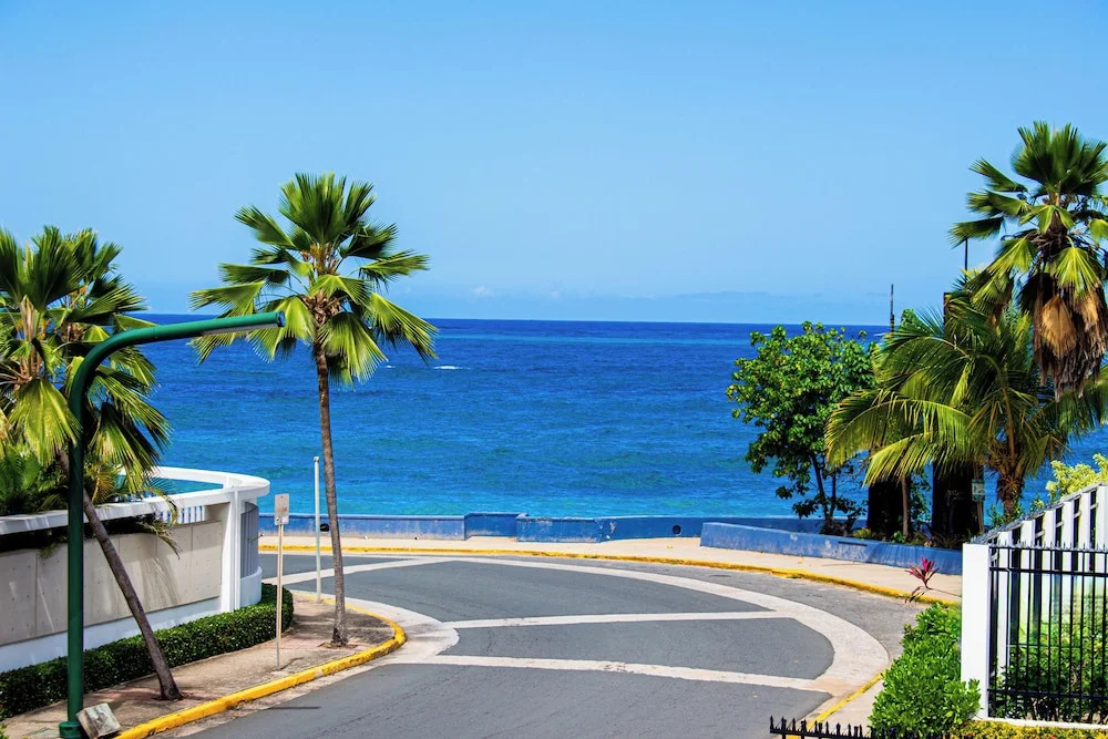 Villa Azure Ocean Suites