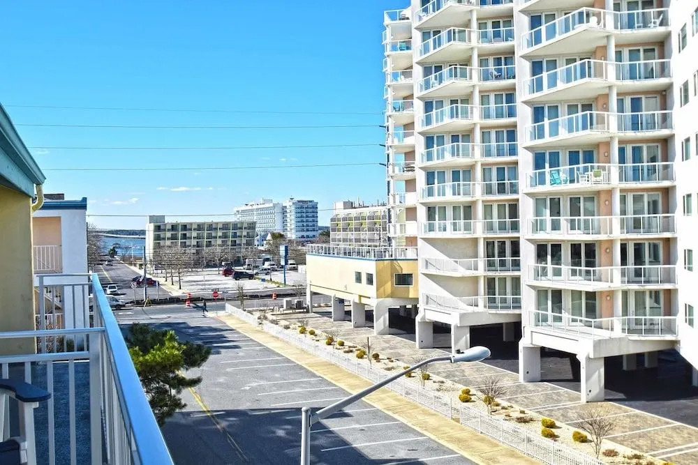 Surfside 60 Unit 303 - 3 Br Condo