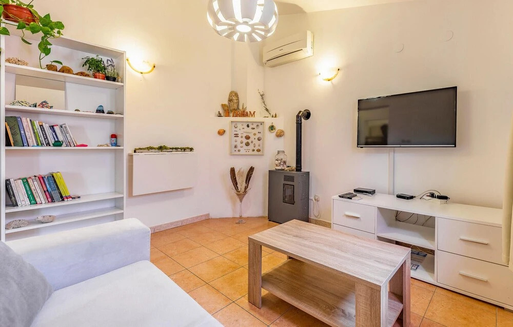Nice Apartment in Premantura With Wifi and 2 Bedrooms