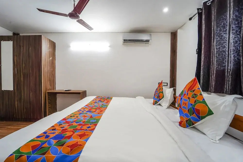 Fabhotel Chakra