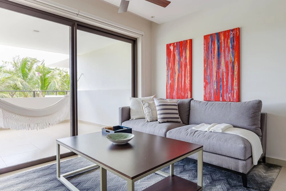 Maxim E 305 2 Bedroom Condo by Redawning