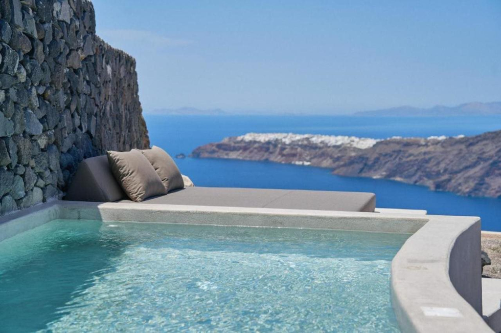 Divine Boutique Cave Experience