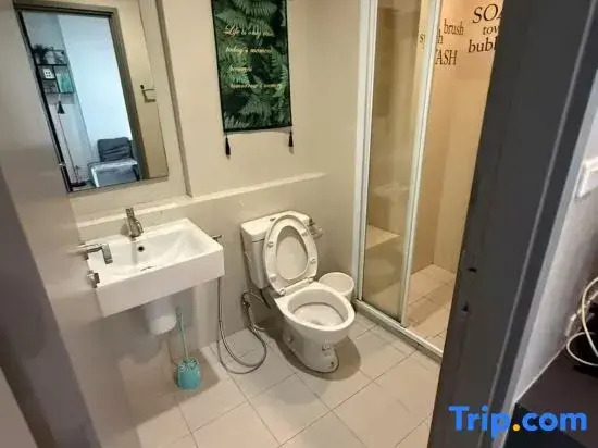 A1 Pattaya The base luxury sea view apartment with infinity pool and gym