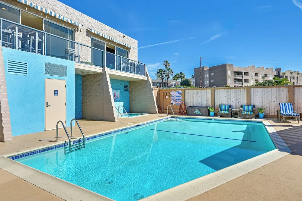 Walk to Beach: Condo w/ Pool Access in Oceanside