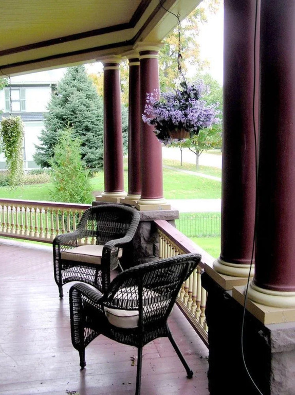 1897 Beekman House Bed and Breakfast