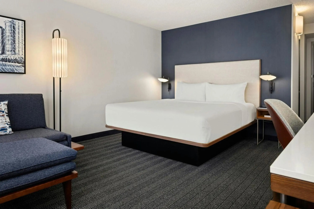 Courtyard by Marriott Chicago Downtown/River North