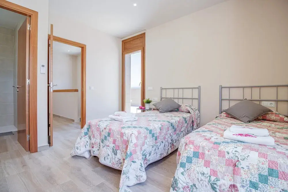 Villa in Empuriabrava With Pool & Boat Mooring