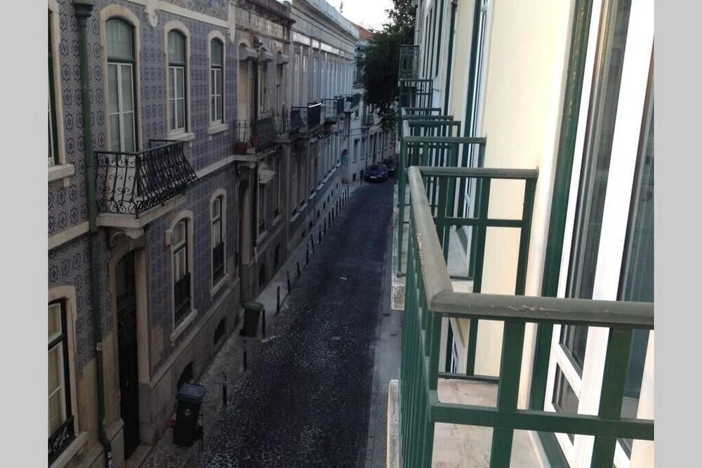 ALTIDO Spacious new 1-bed Apt w/ stunning view, 2mins from St George Castle viewpoint