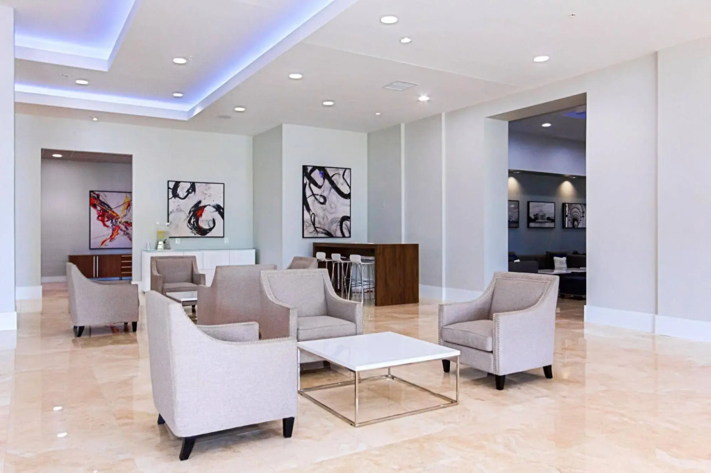 Harborside Hotel