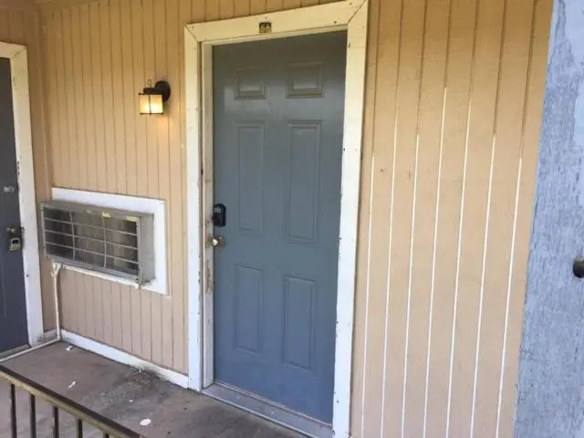 2 Bedroom Apartment for you! Next to Fort Sill