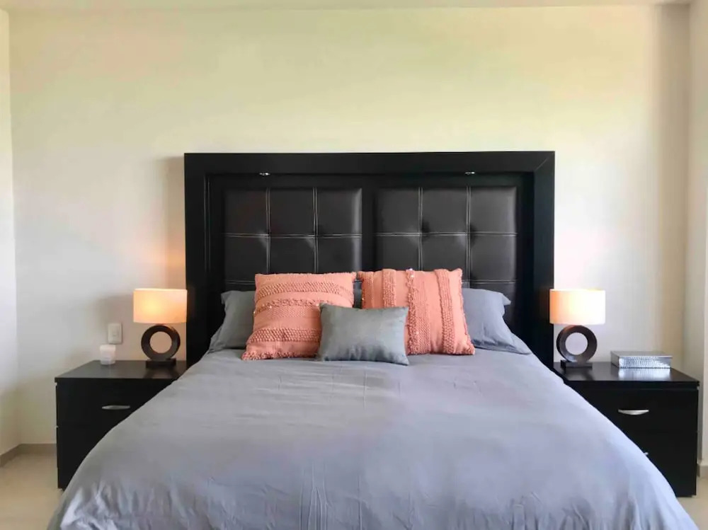 MAREA Beachfront 2 BDR - Stunning Oceanview