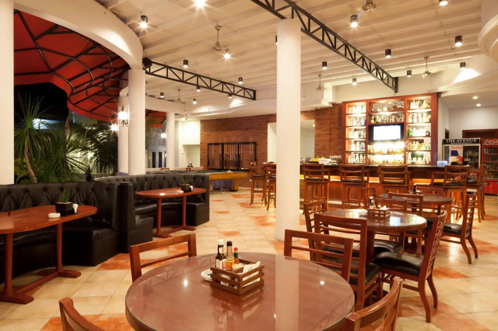 Lewis Grand Hotel
