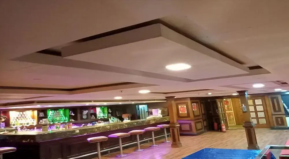 مركب ريفر River Boat