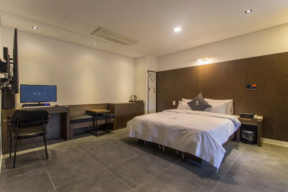 Best In City Hotel