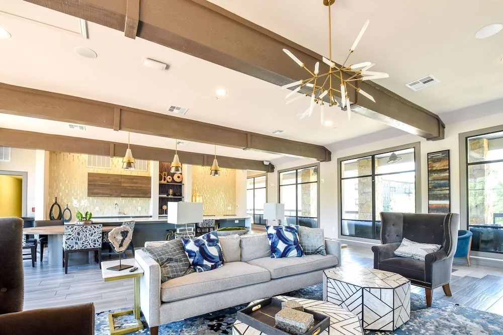 Plano Beautiful Studio Apartment
