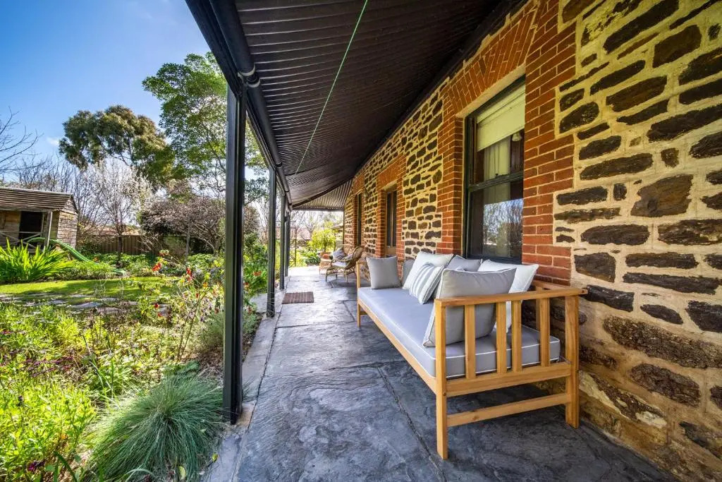 Secret Garden - Luxury Cottage - Giant 85inch TV