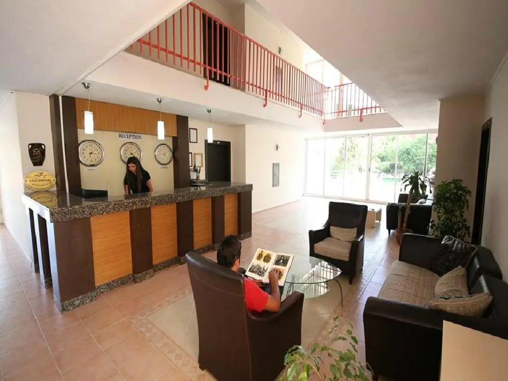 Qmax Apart Hotel