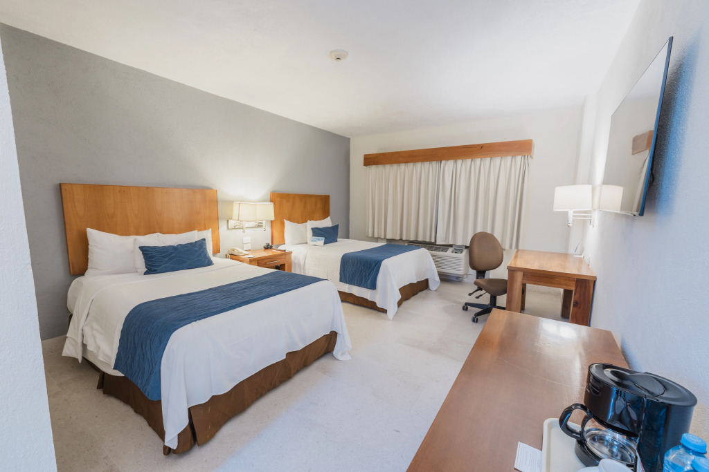 Comfort Inn Puerto Vallarta Golfside & Marina