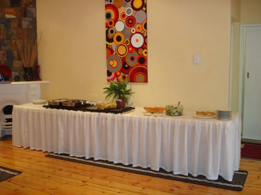The Crescent Guesthouses - BnB/Self Catering