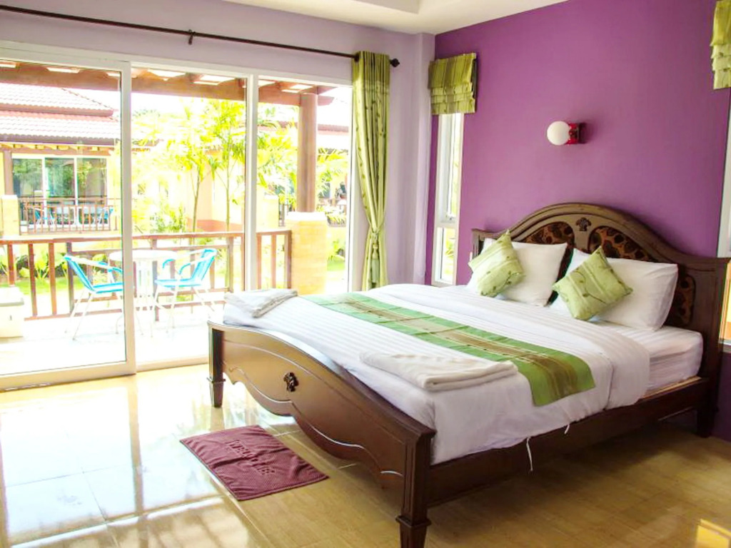 Lanta Riviera Villa Resort