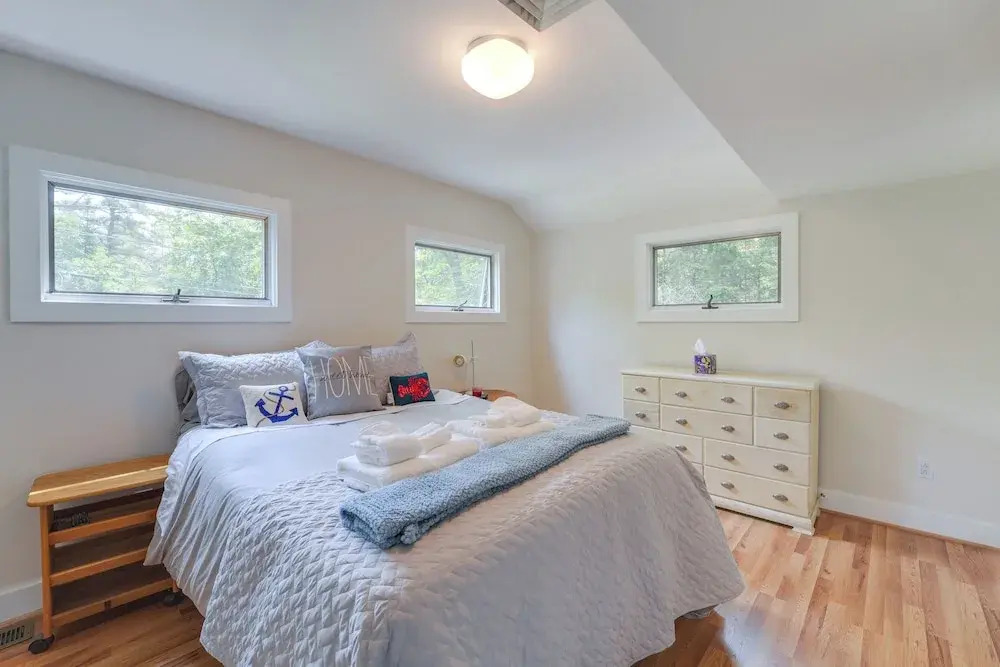 Quiet Freeport Home on Casco Bay w/ Fire Pit