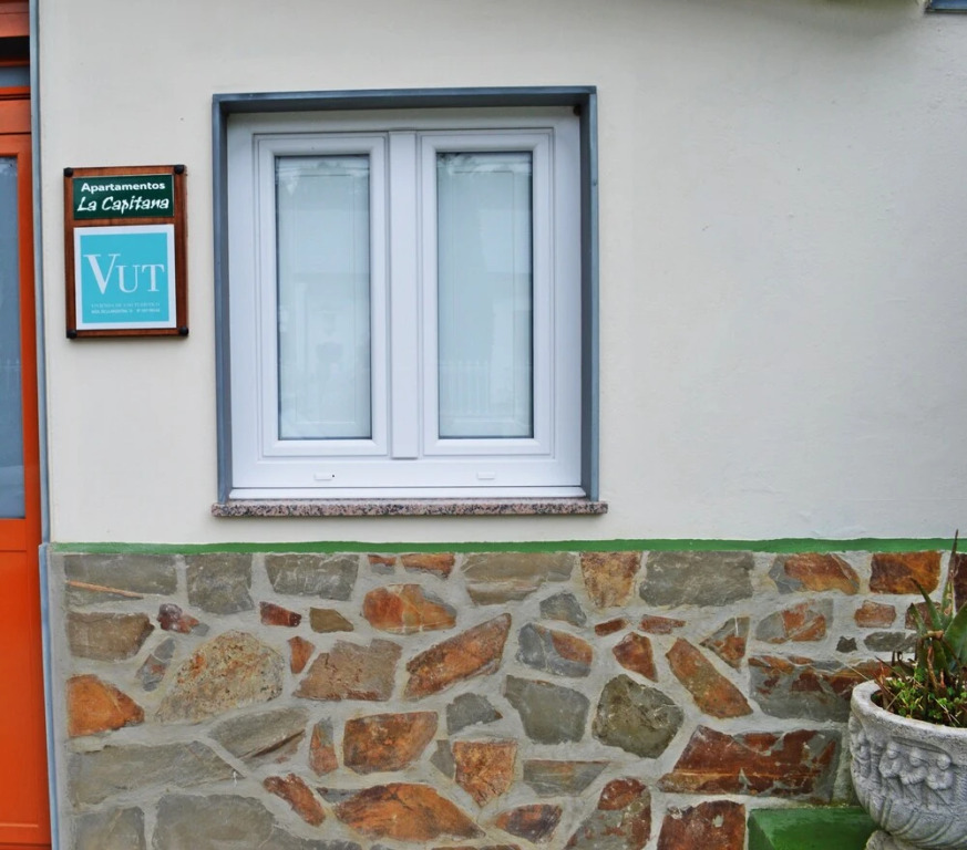 Apartamentos La Capitana
