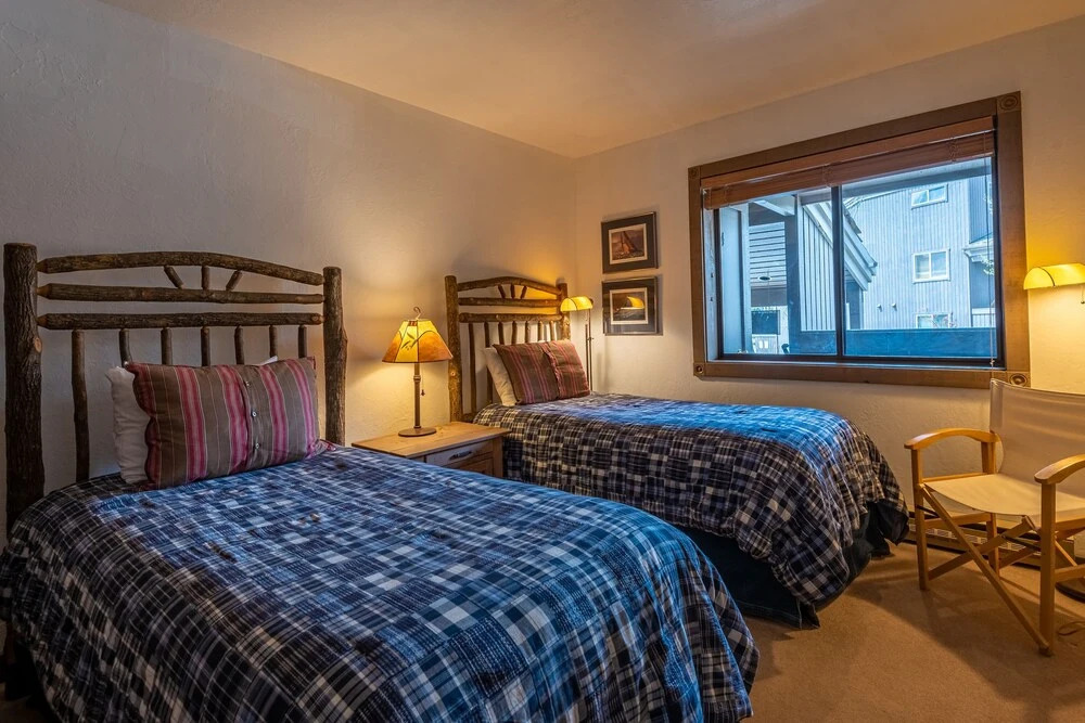 Bridgepoint 24 - 2 Br Condo