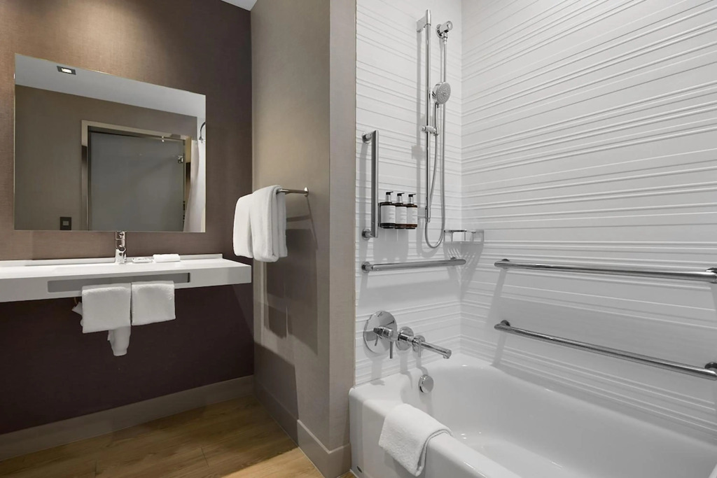 AC Hotel by Marriott Bloomington Mall of America