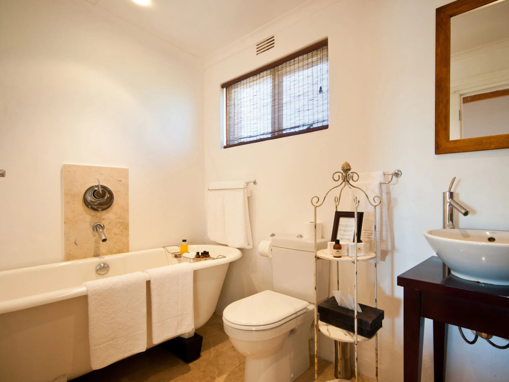 Leeuwenbosch Country House - Amakhala Game Reserve